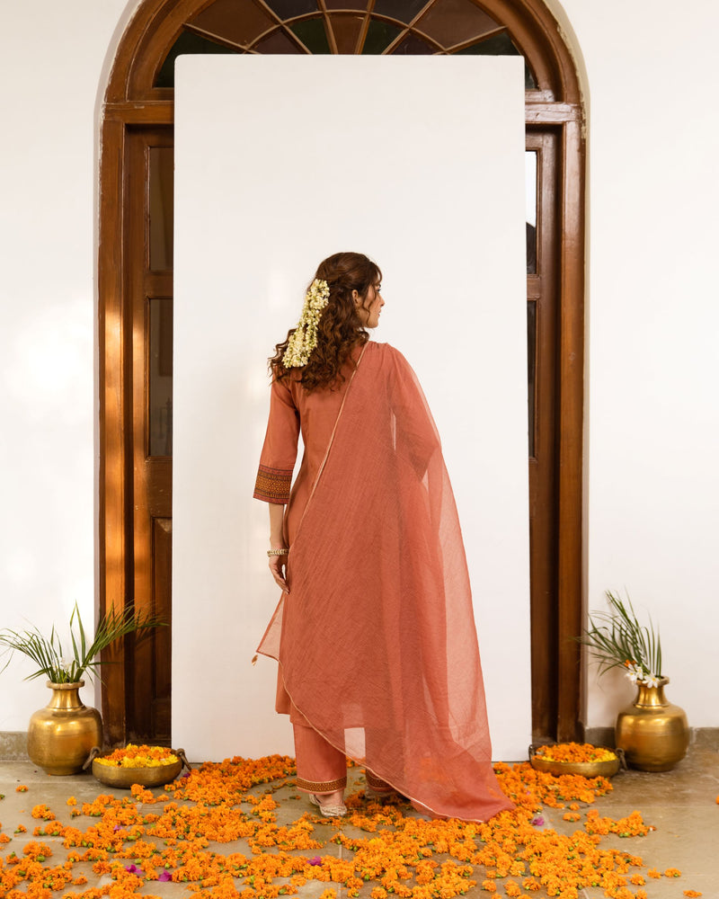 Brick Colored Cotton Salli & Kota Doriya Dupatta Complete Suit Set For Women's