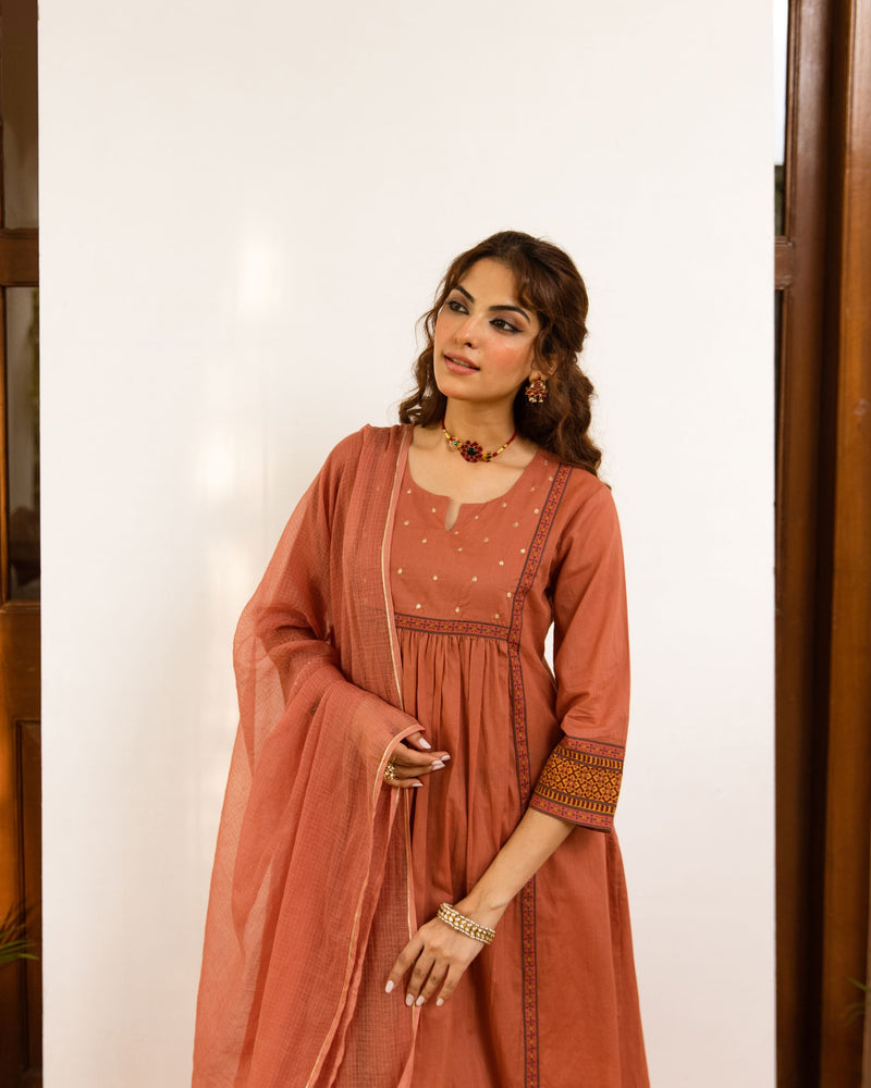 Brick Colored Cotton Salli & Kota Doriya Dupatta Complete Suit Set For Women's