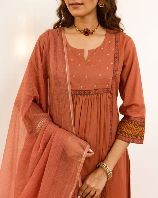 Brick Colored Cotton Salli & Kota Doriya Dupatta Complete Suit Set For Women's