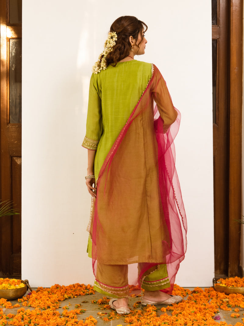 Green And Pink Silk Chanderi Round With V-neck Complete Suit Set For Women's