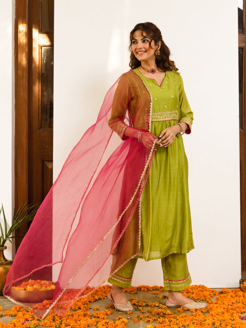 Green And Pink Silk Chanderi Round With V-neck Complete Suit Set For Women's