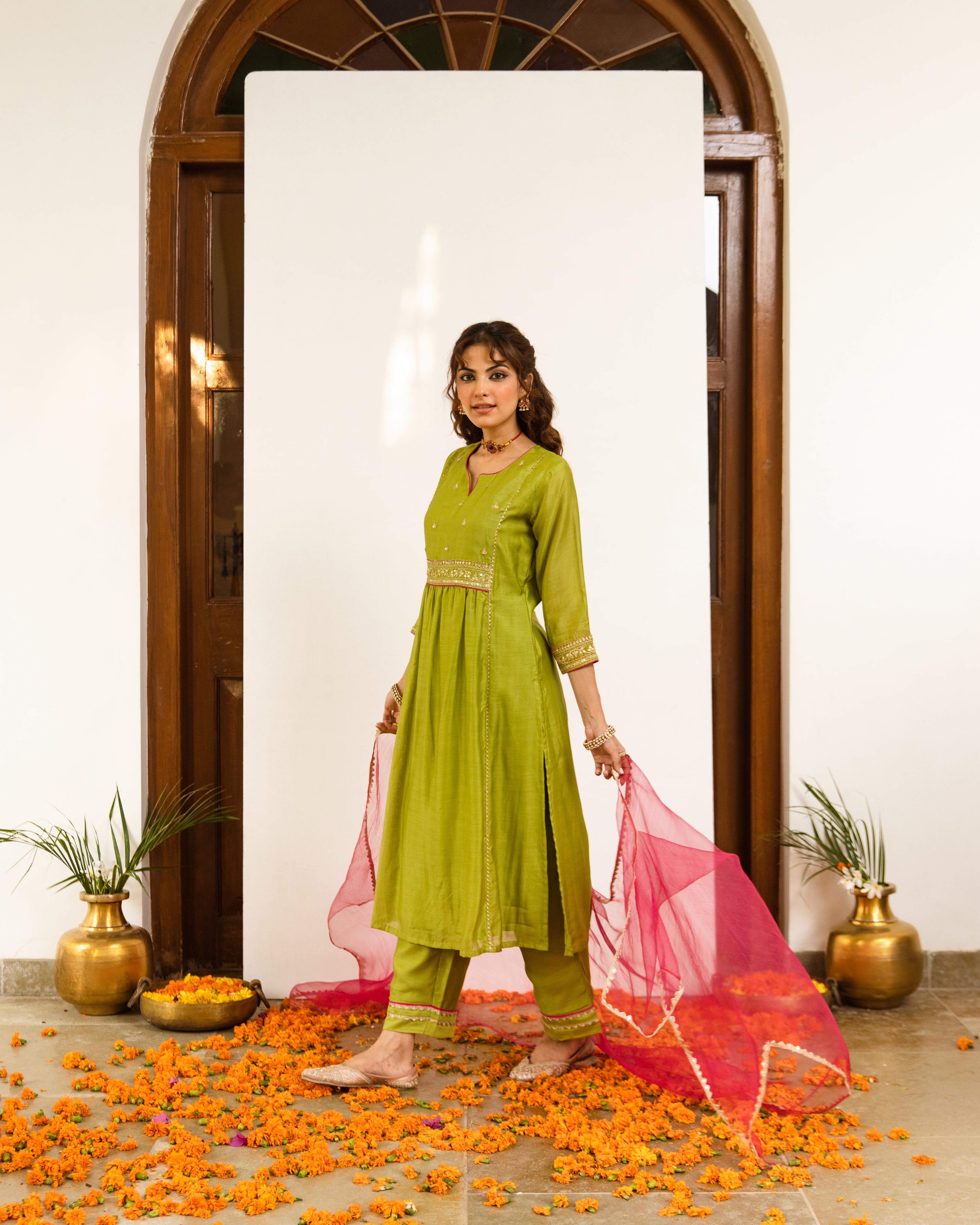 Green And Pink Silk Chanderi Round With V-neck Complete Suit Set For Women's