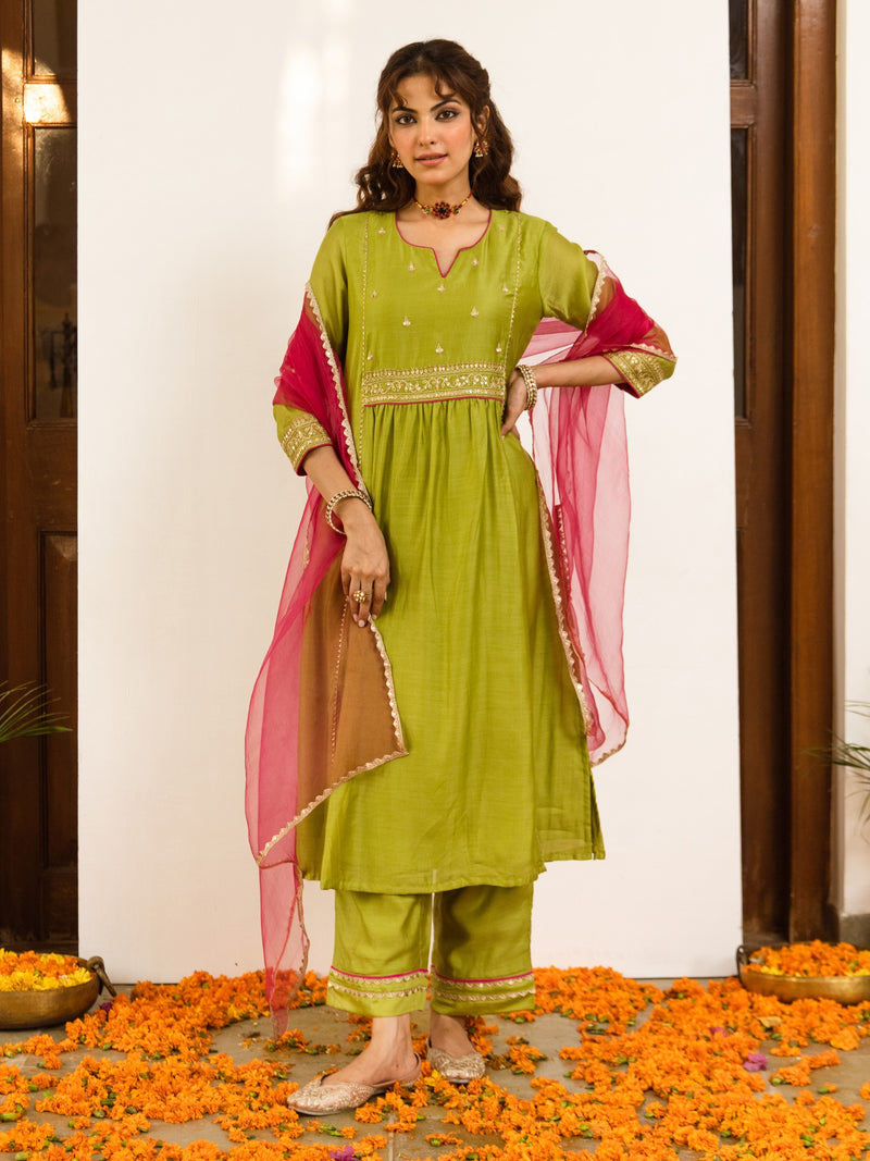 Green And Pink Silk Chanderi Round With V-neck Complete Suit Set For Women's