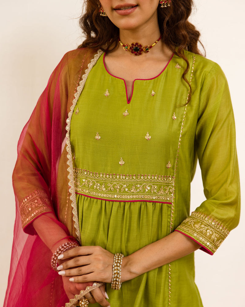 Green And Pink Silk Chanderi Round With V-neck Complete Suit Set For Women's