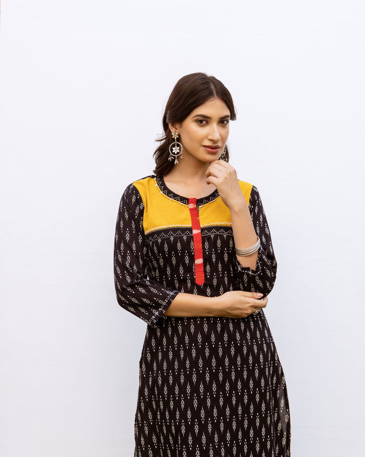 Black Cotton Round Neck Printed Kurta For Women's