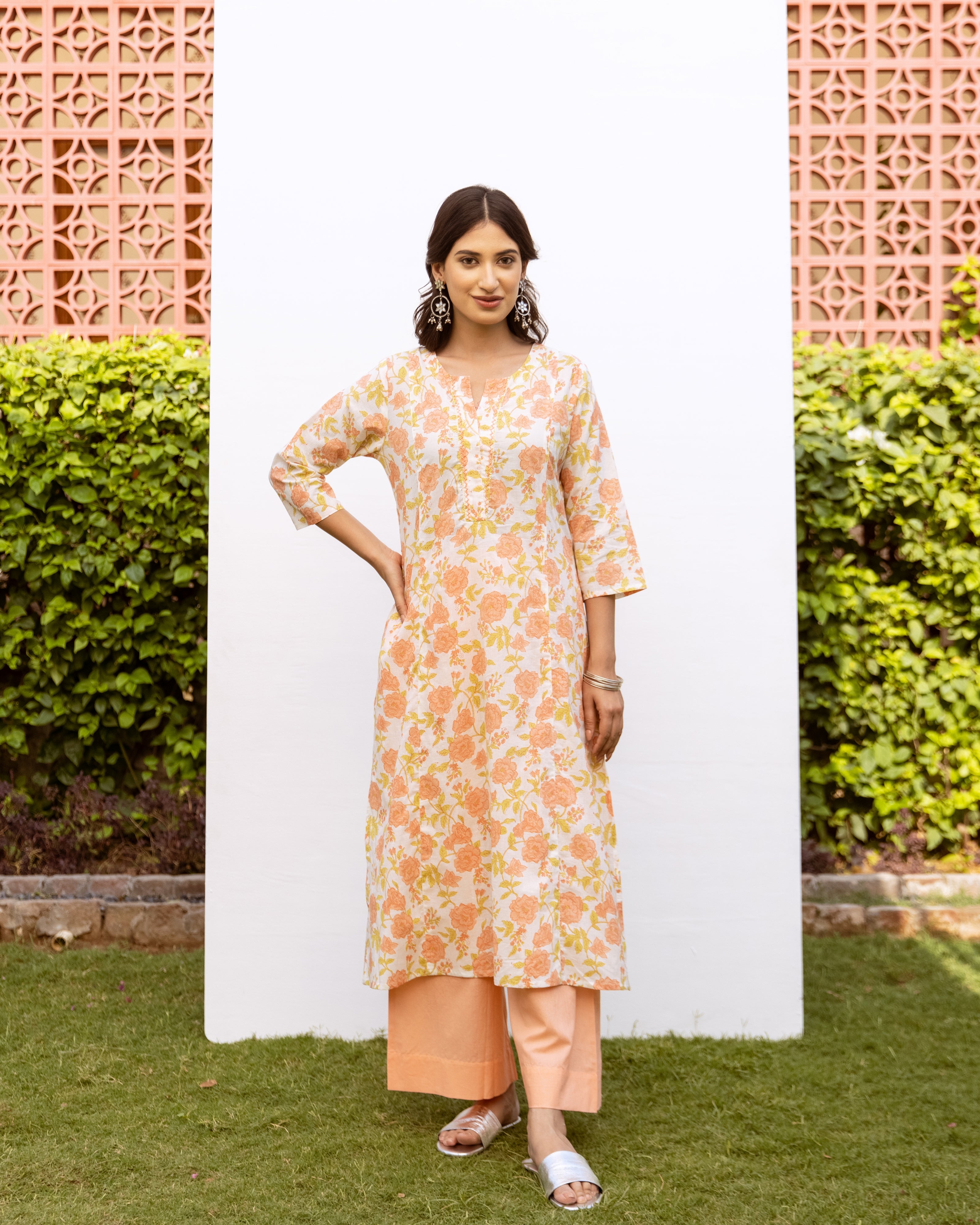 White With Peach Floral Print Round Neck Cotton Kurta For Women's