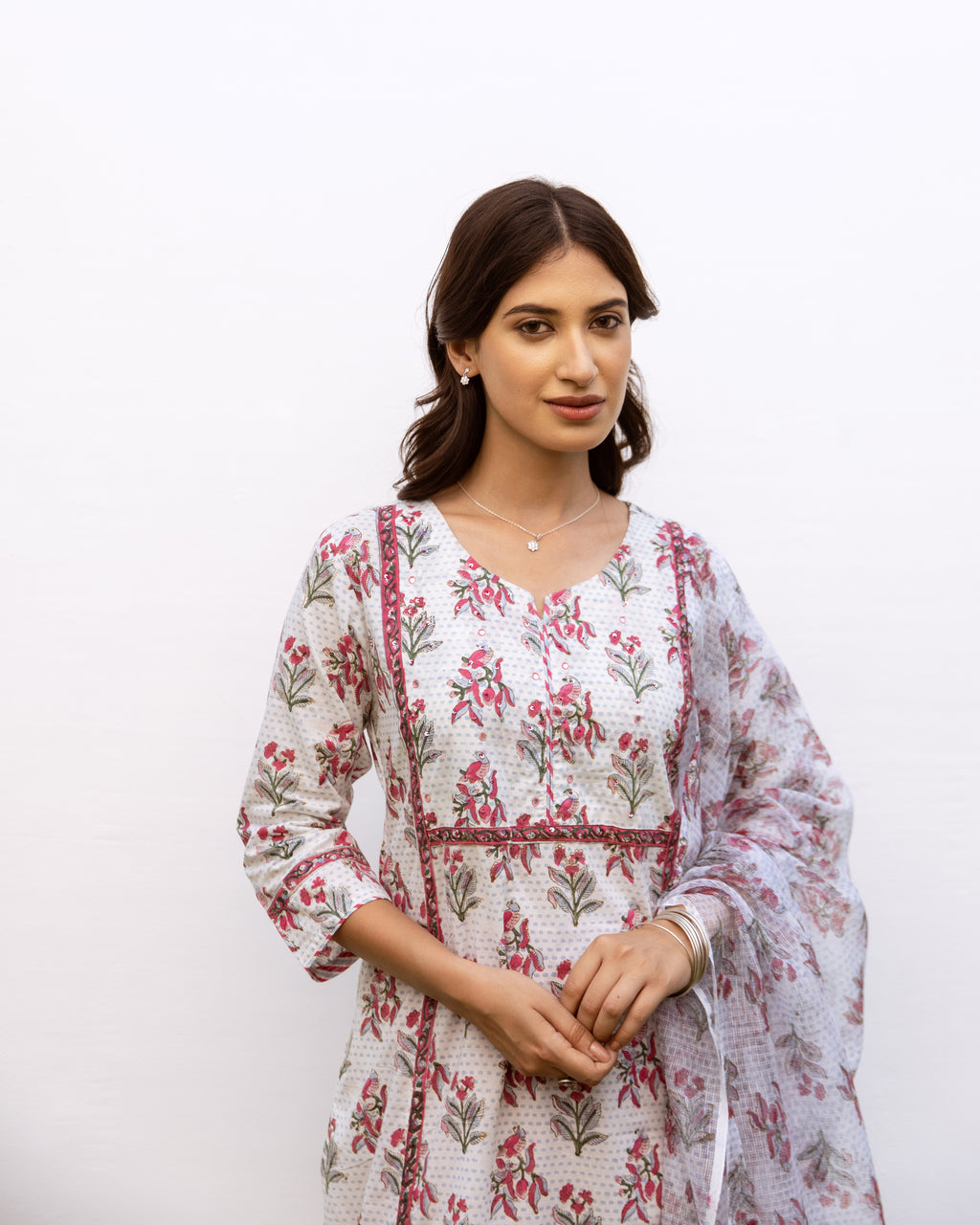 White Cotton Round Neck Handblock Printed Kurta Dupatta Set (Pant Not Included)