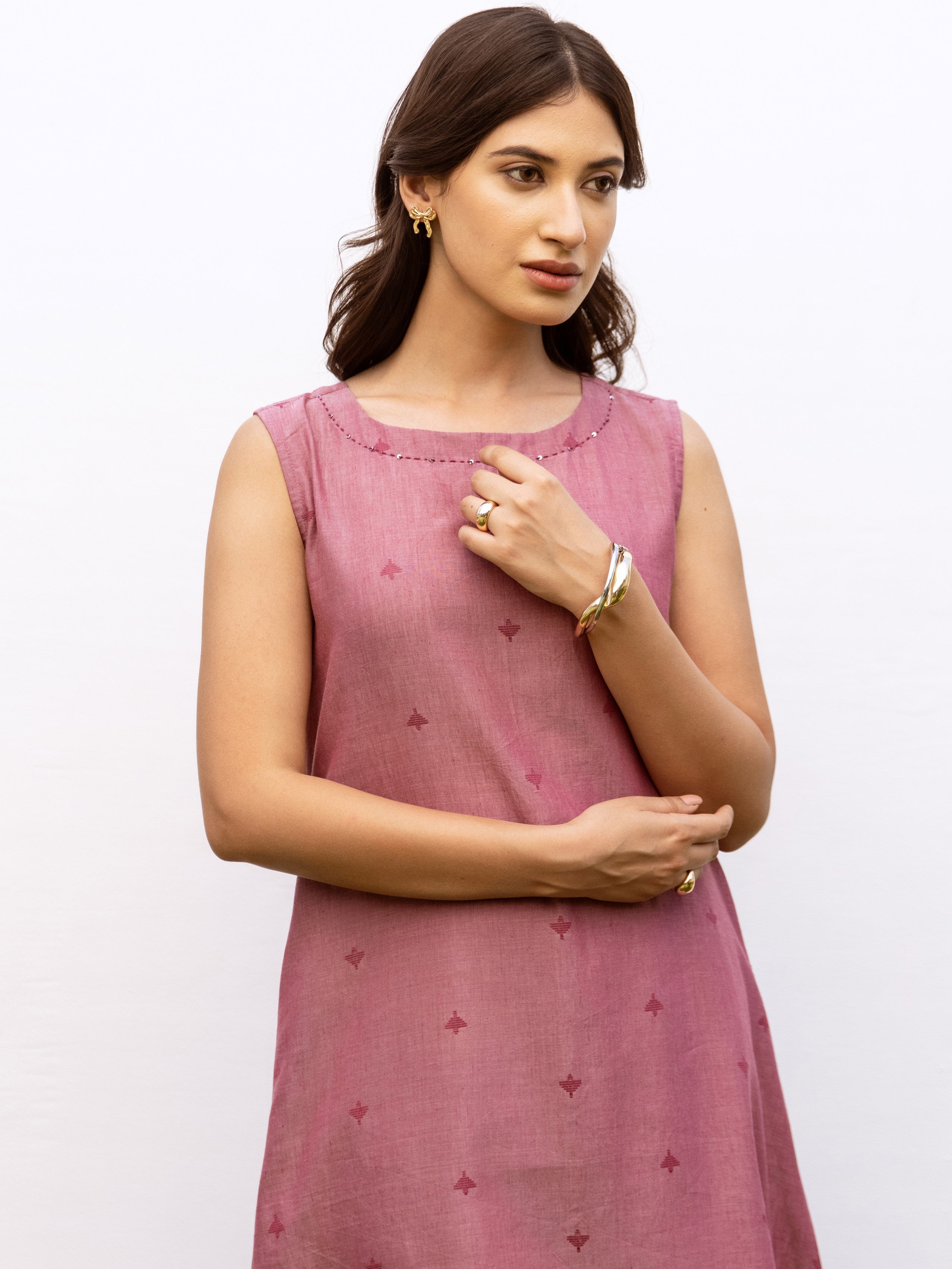 Dusty Rose Pink Cotton Handloom Sleeveless Kurta Pant Set For Women's