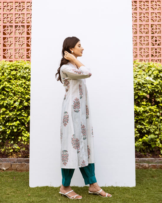 WHITE COTTON V-NECK HANDBLOCK KURTA FOR WOMEN'S