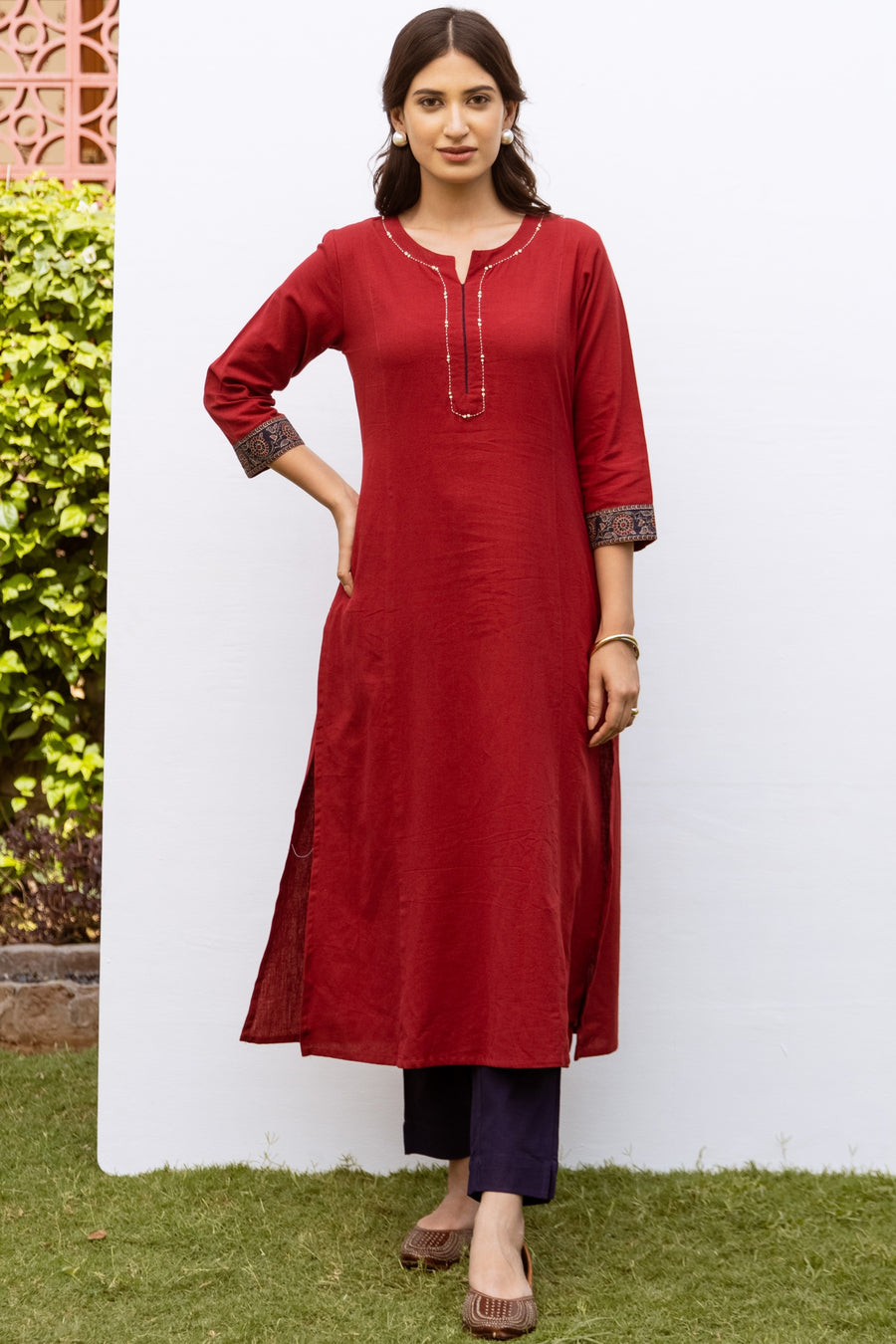 Red Cotton Flax Round With V-Neck Kurta For Women's