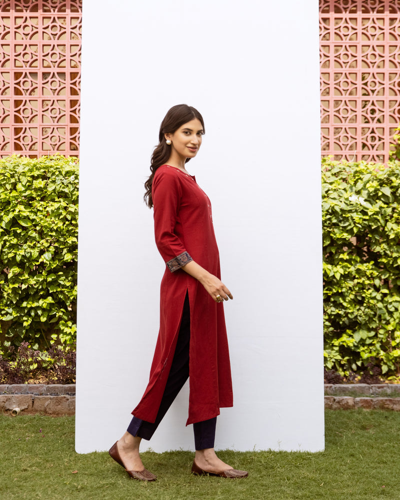 Red Cotton Flax Round With V-Neck Kurta For Women's