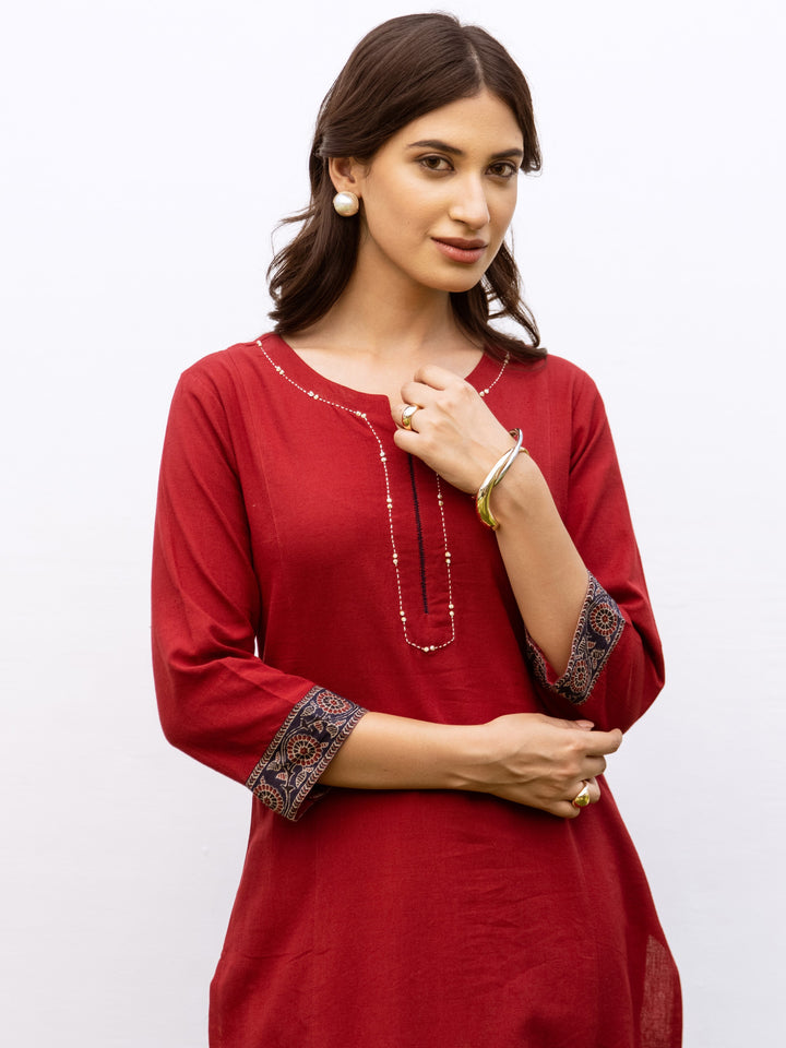 Red Cotton Flax Round With V-Neck Kurta For Women's