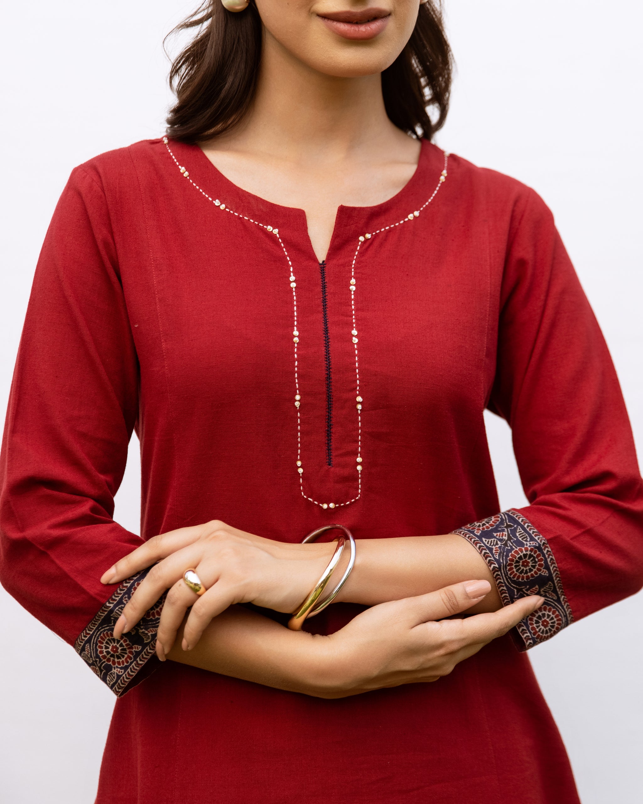 Red Cotton Flax Round With V-Neck Kurta For Women's