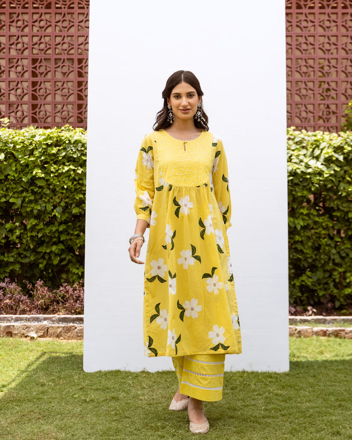 Yellow Cotton Round Neck Floral Print Kurta Pant Set For Women's