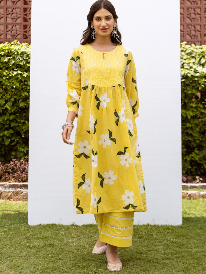 Yellow Cotton Round Neck Floral Print Kurta Pant Set For Women's