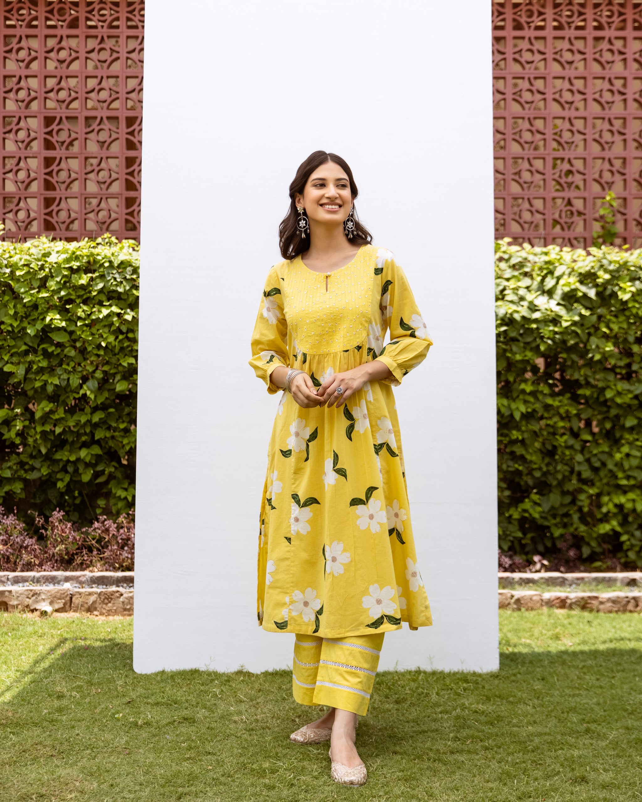 Yellow Cotton Round Neck Floral Print Kurta Pant Set For Women's