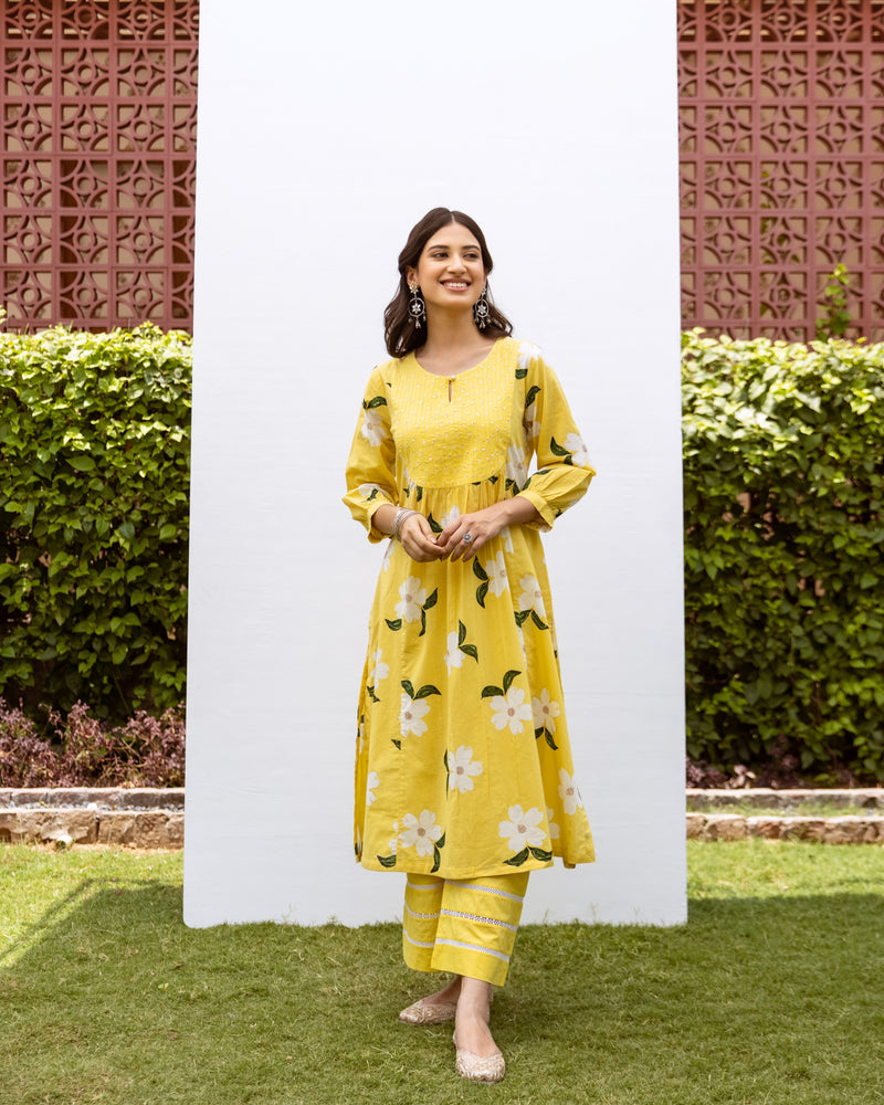 Yellow Cotton Round Neck Floral Print Kurta Pant Set For Women's