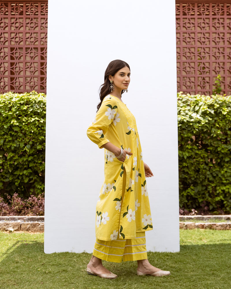 Yellow Cotton Round Neck Floral Print Kurta Pant Set For Women's