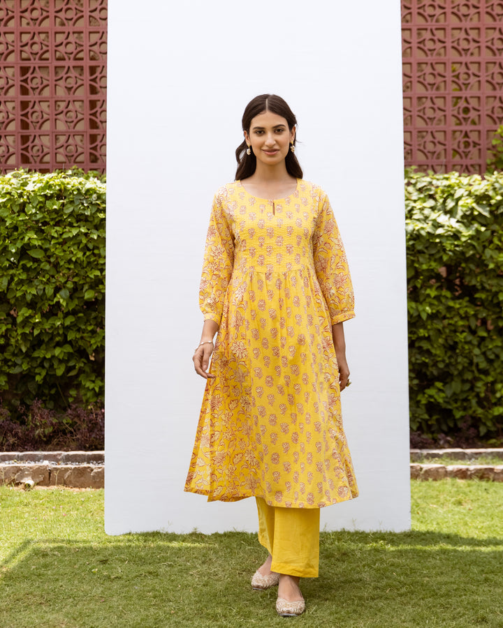 Yellow Cotton Floral Print Round Neck Kurta Pant Set for Women's