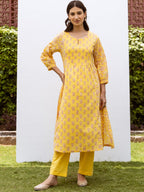 Yellow Cotton Floral Print Round Neck Kurta Pant Set for Women's