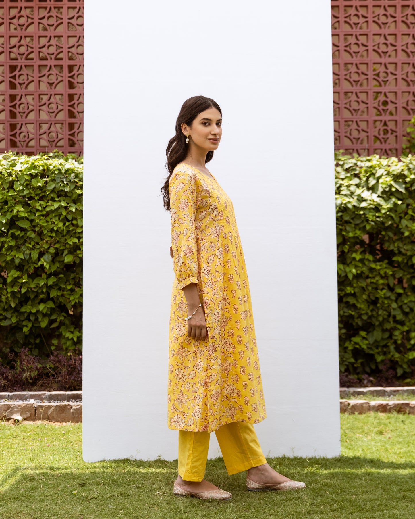 Yellow Cotton Floral Print Round Neck Kurta Pant Set for Women's