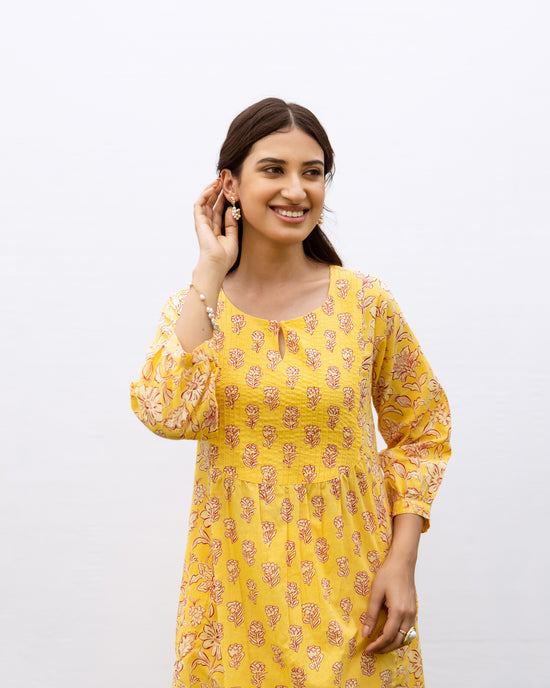 Yellow Cotton Floral Print Round Neck Kurta Pant Set for Women's