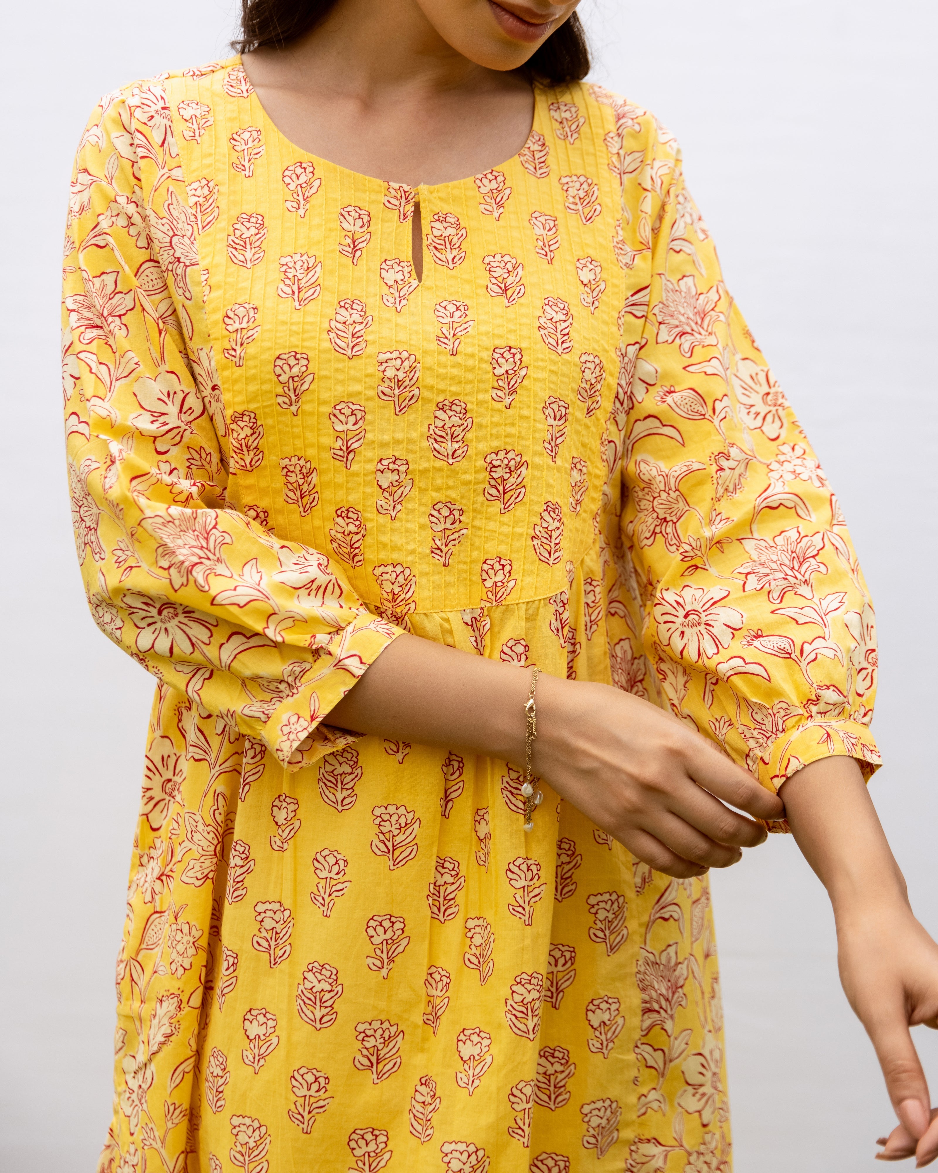 Yellow Cotton Floral Print Round Neck Kurta Pant Set for Women's