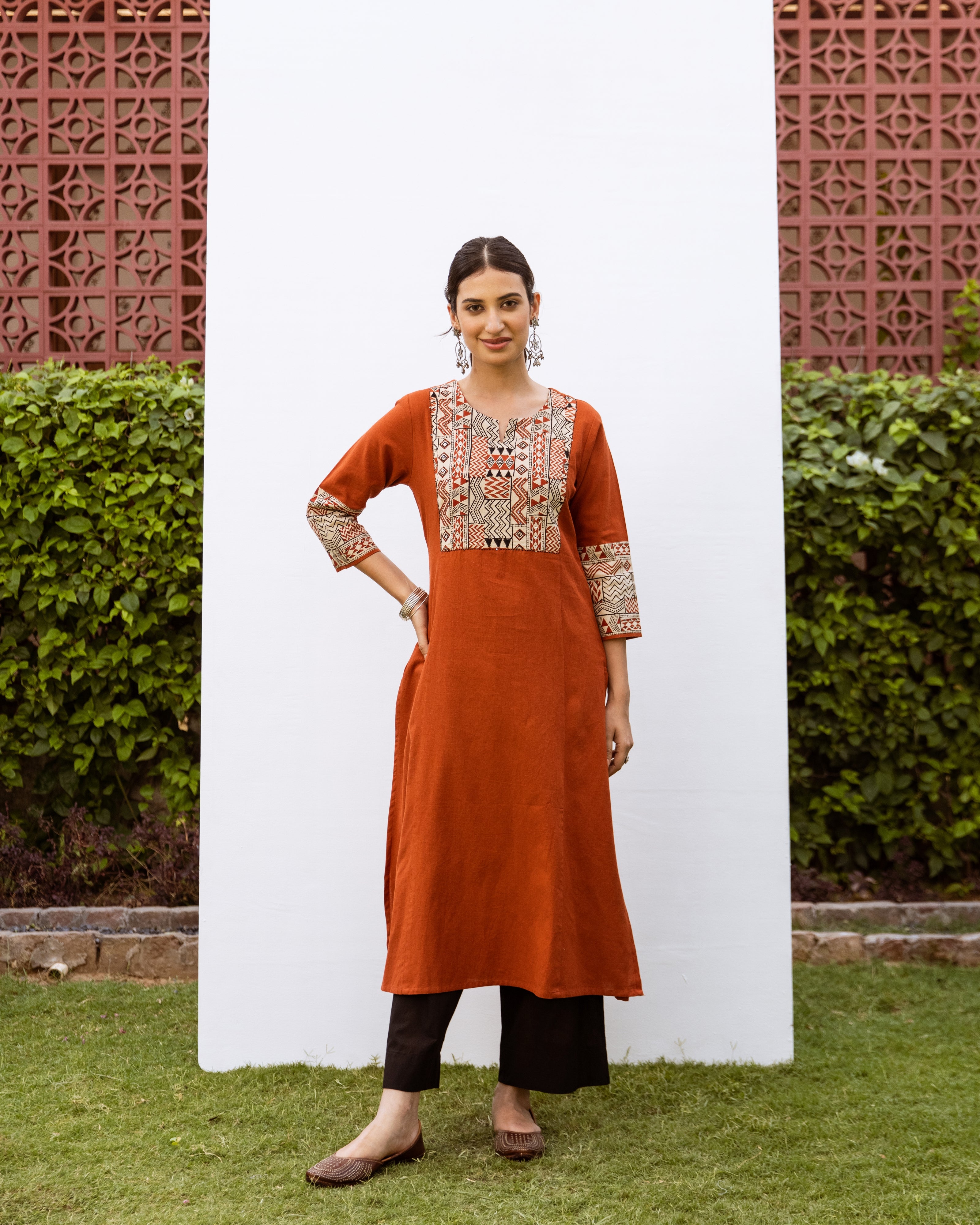 Rust Cotton Flax Round With V-Neck Kurta For Women's