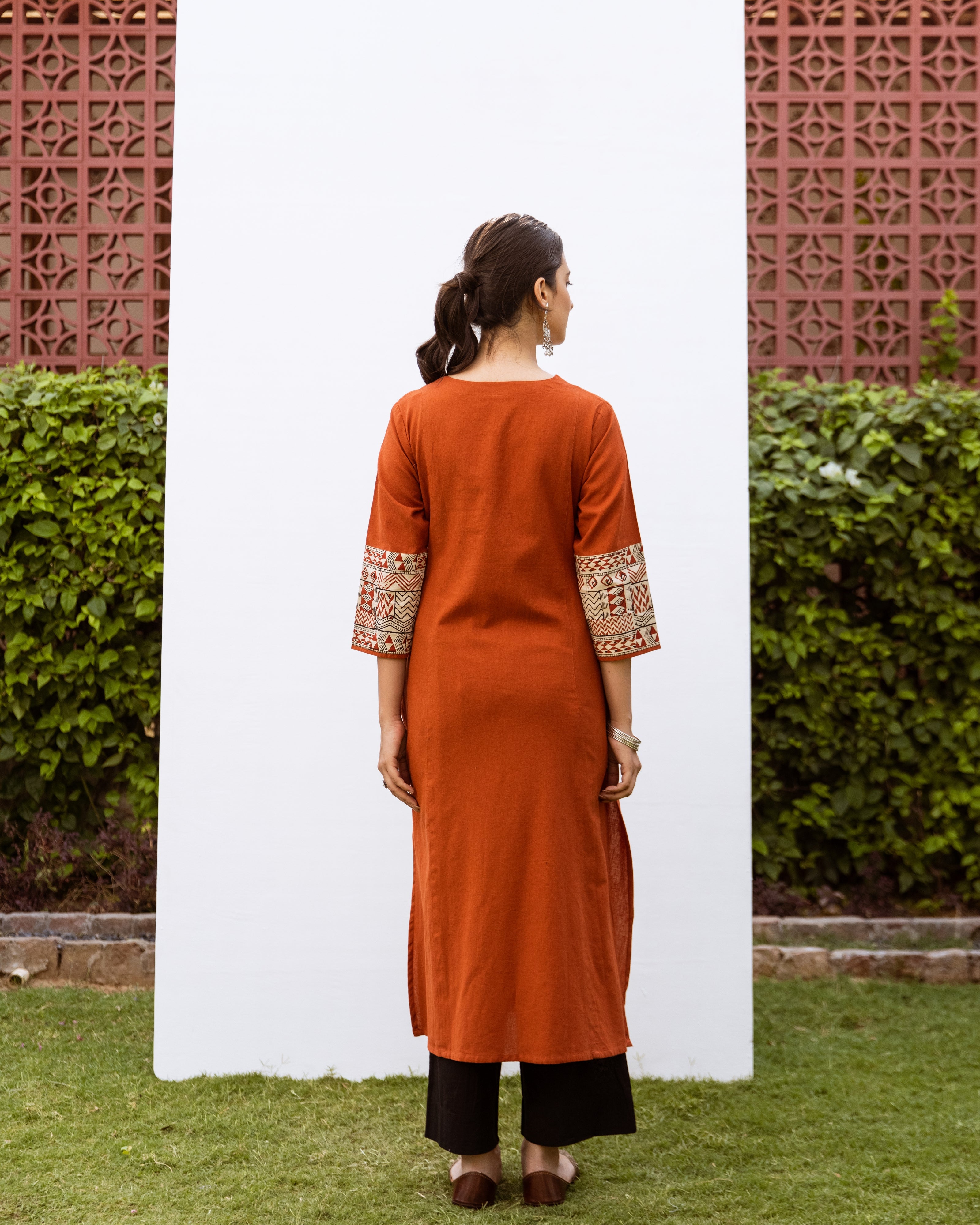 Rust Cotton Flax Round With V-Neck Kurta For Women's