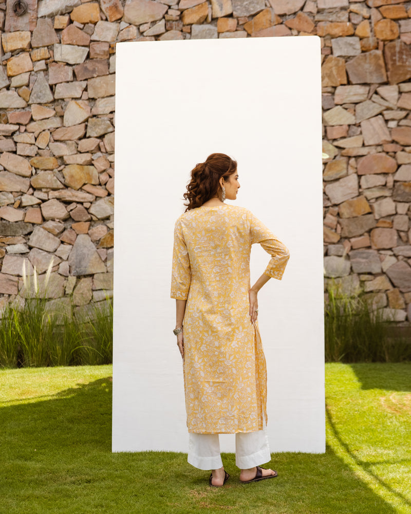 Soft Yellow Cotton Round Neck Printed Kurta For Women's