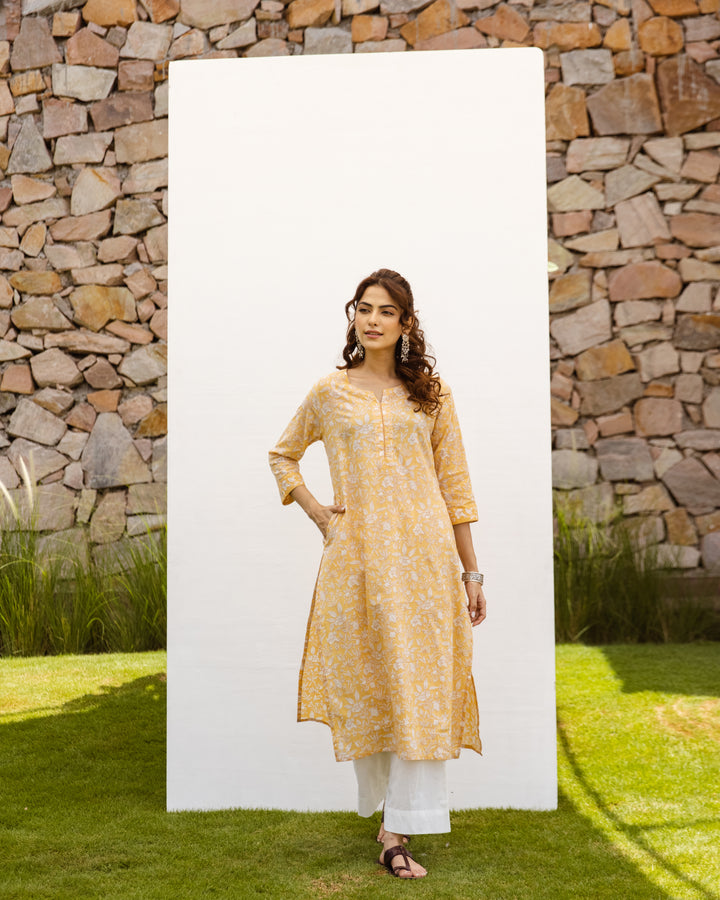 Soft Yellow Cotton Round Neck Printed Kurta For Women's