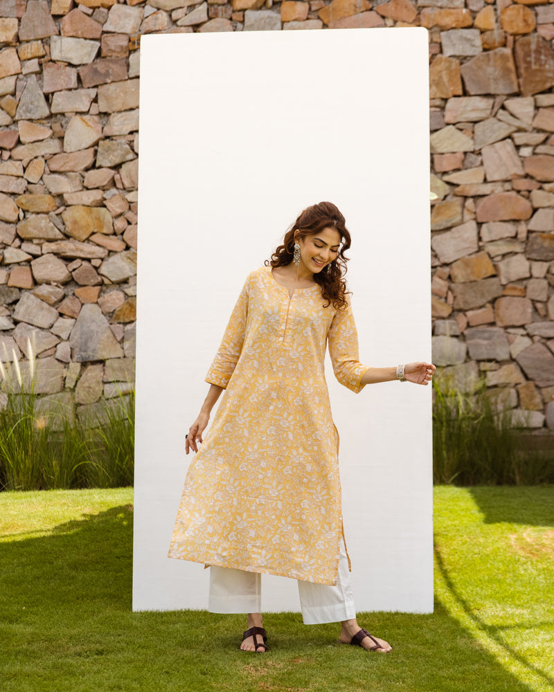 Soft Yellow Cotton Round Neck Printed Kurta For Women's