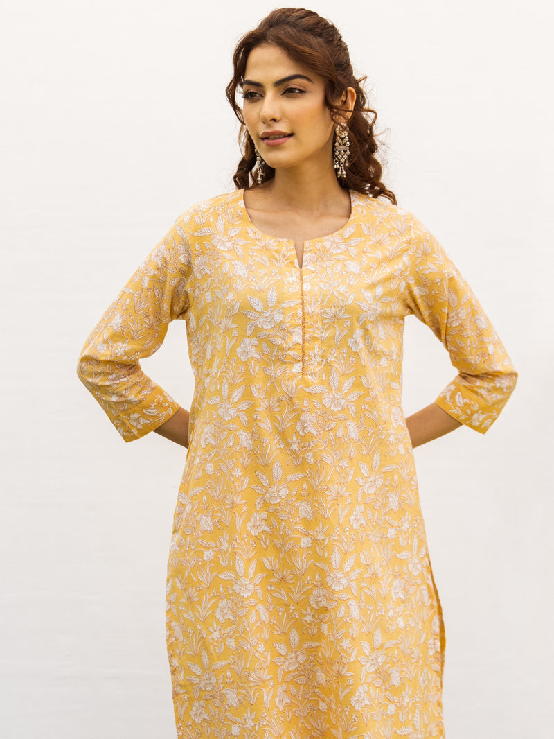 Soft Yellow Cotton Round Neck Printed Kurta For Women's