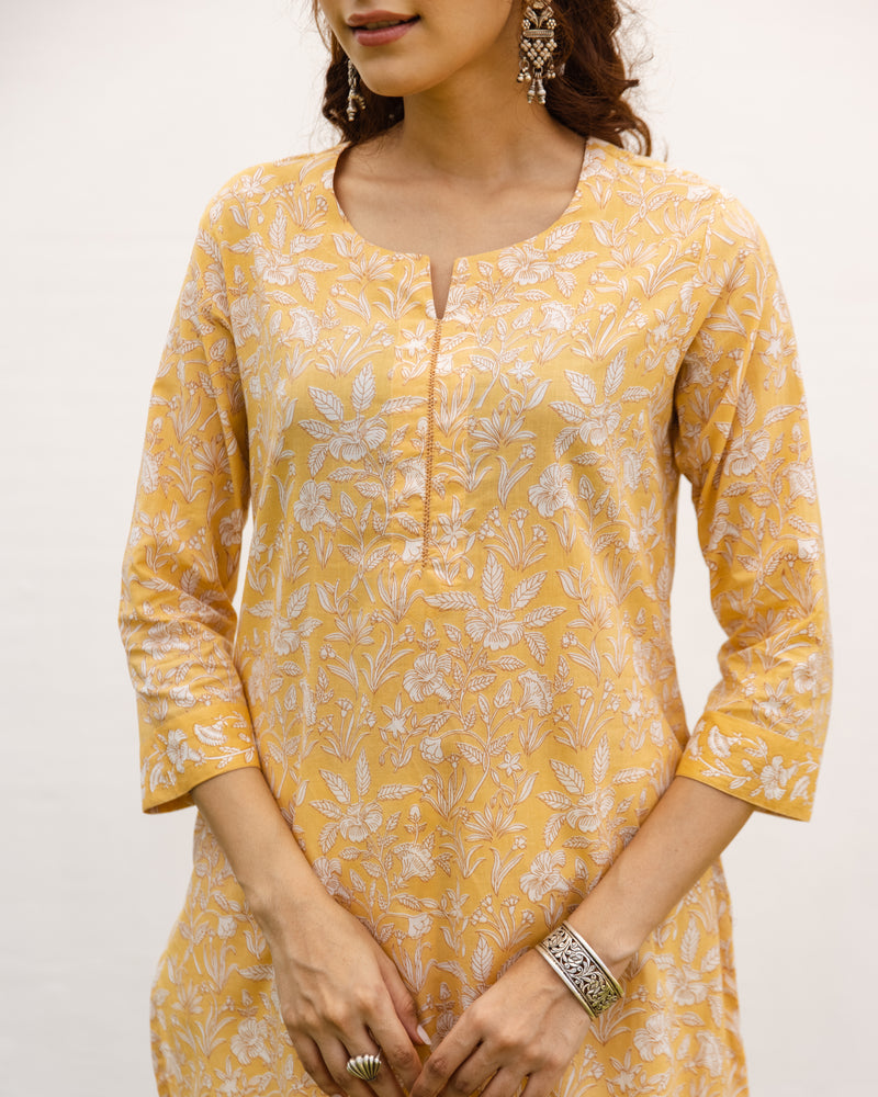 Soft Yellow Cotton Round Neck Printed Kurta For Women's