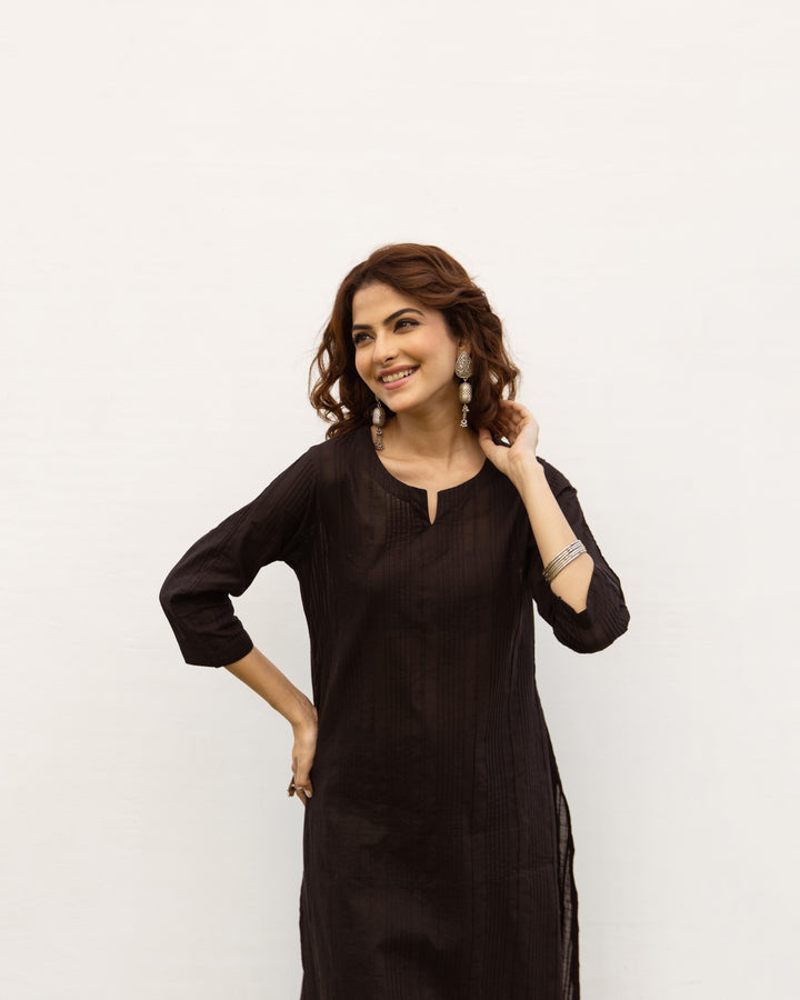 Black Cotton Slub Round Neck Kurta For Women's