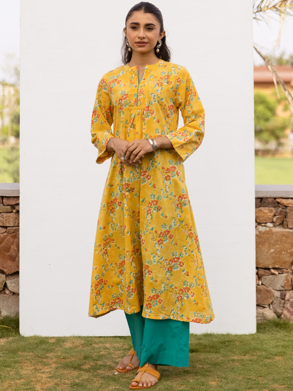 Yellow Cotton Round Neck Floral Print Kurta For Women's