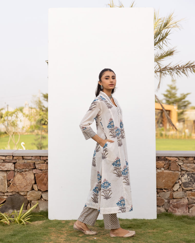 White Floral Printed Kurta Pant Set For Women's