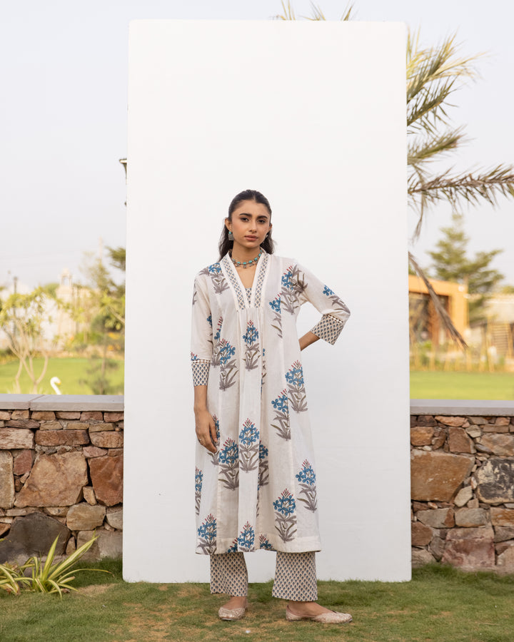 White Floral Printed Kurta Pant Set For Women's