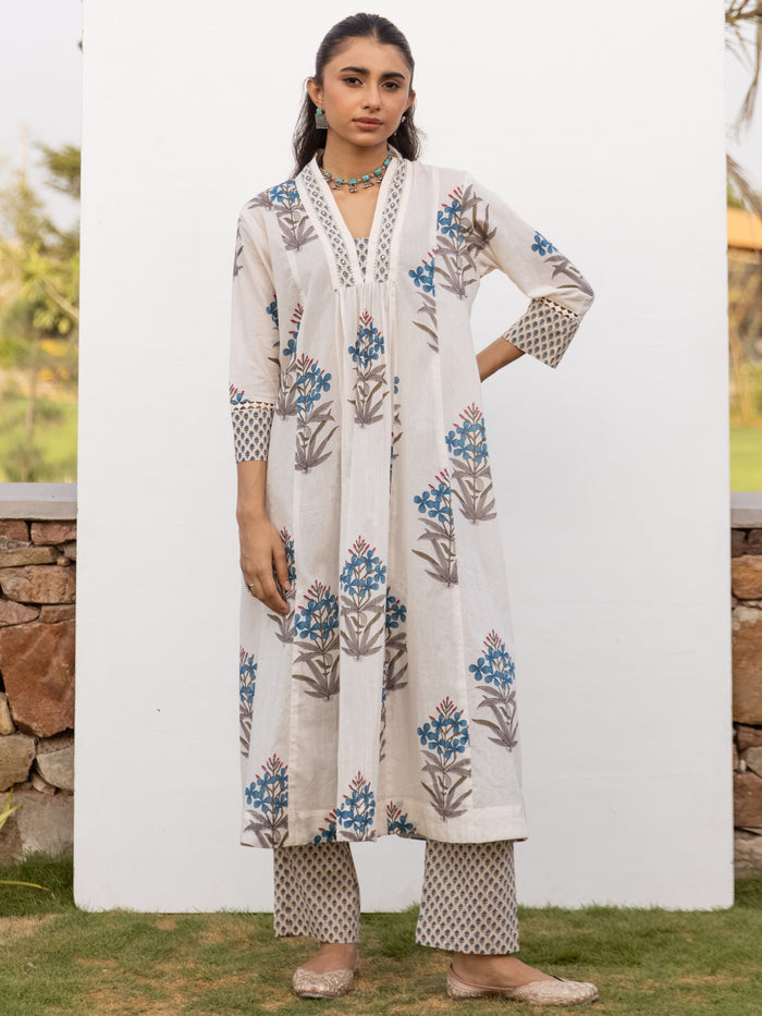 White Floral Printed Kurta Pant Set For Women's