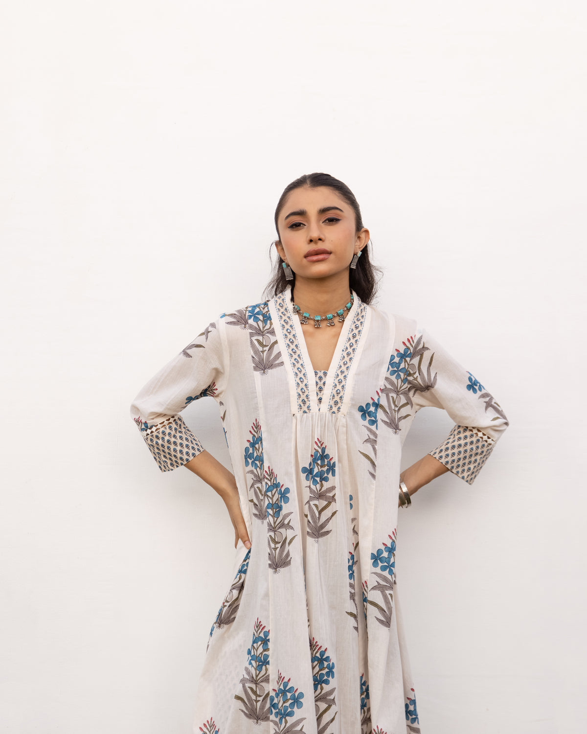 White Floral Printed Kurta Pant Set For Women's