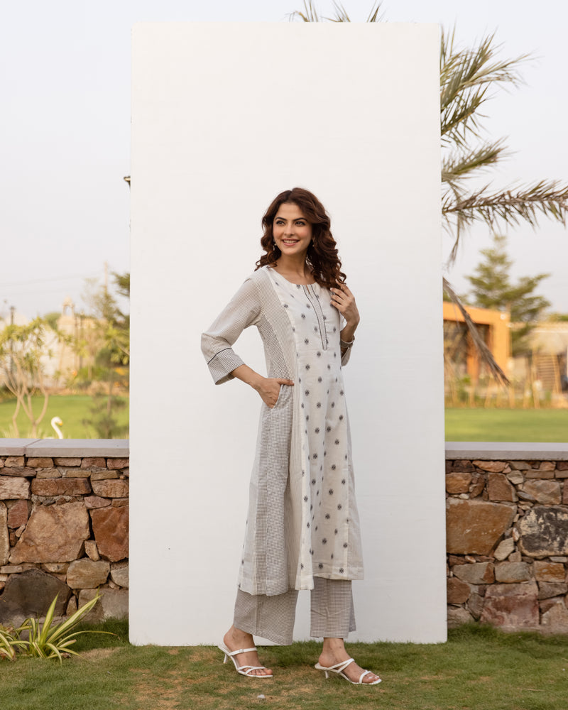 White Cotton Handloom Kurta Pant Set For Women's
