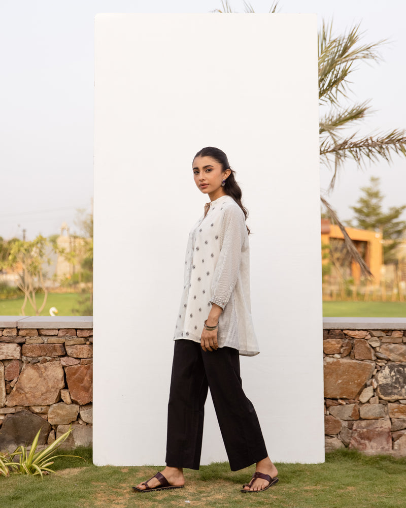 White Cotton Hnadloom Short Kurta For Women's