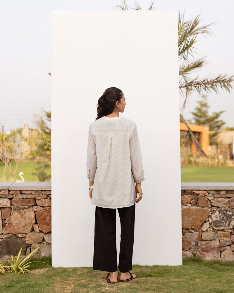 White Cotton Hnadloom Short Kurta For Women's