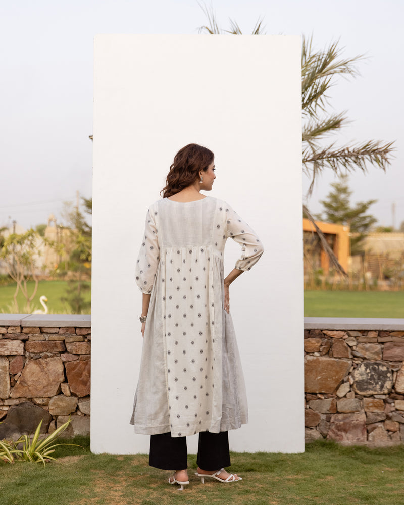 White Cotton Handloom Kurta For Women's