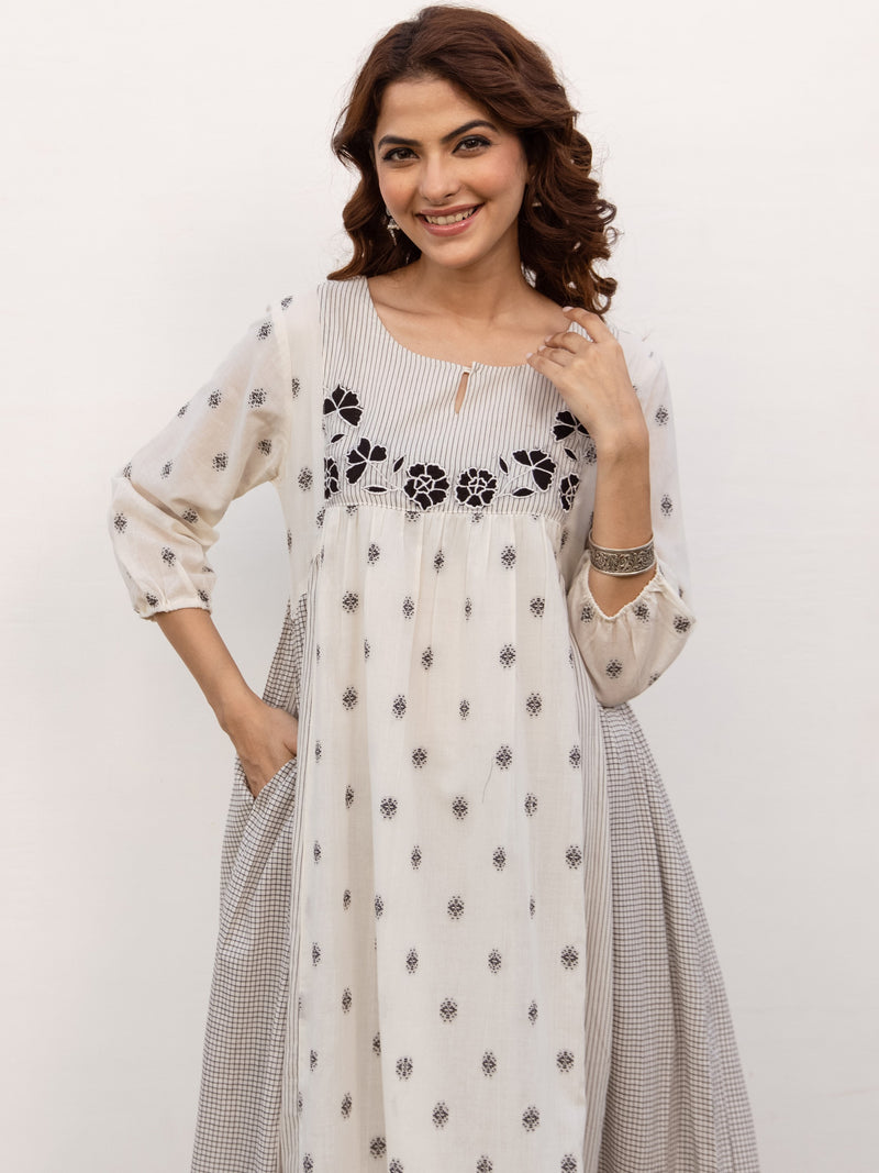 White Cotton Handloom Kurta For Women's