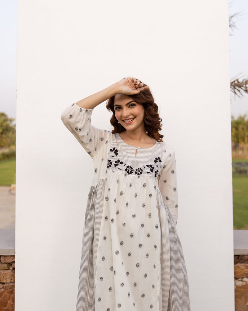 White Cotton Handloom Kurta For Women's