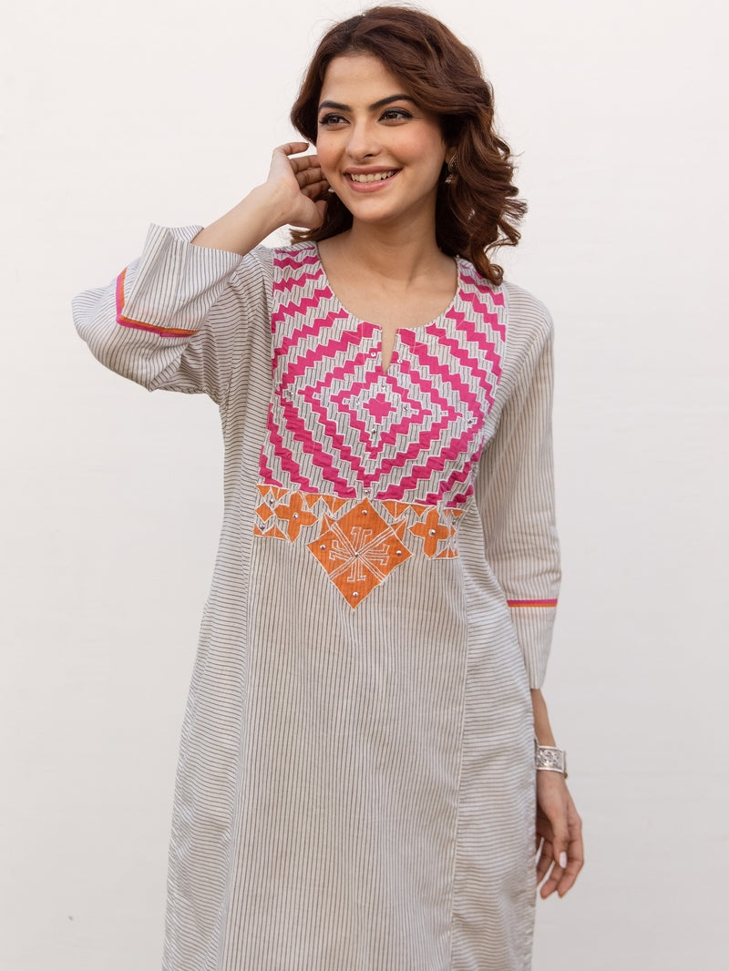 White Striped Cotton Handloom Round Neck Kurta Pant Set For Women's