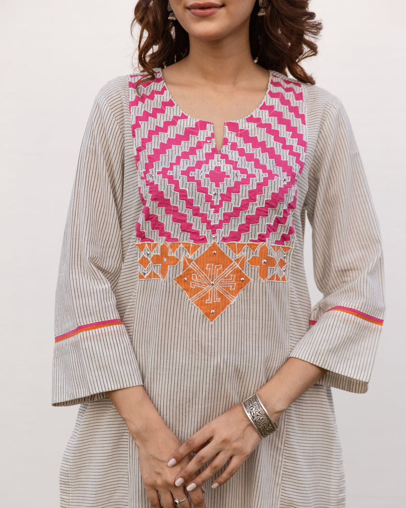 White Striped Cotton Handloom Round Neck Kurta Pant Set For Women's