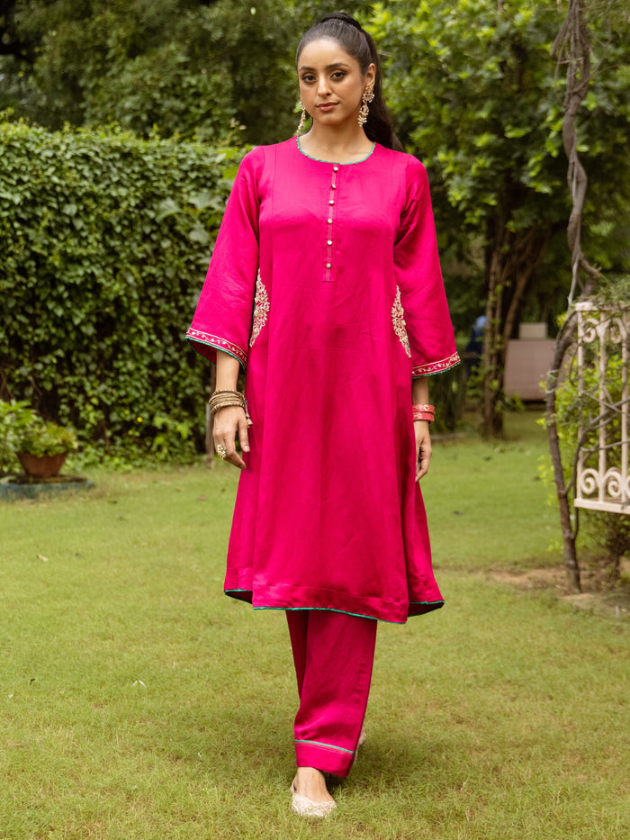 Magenta Linen Satin Round Neck Kurta Pant Set For Women's