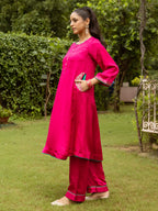 Magenta Linen Satin Round Neck Kurta Pant Set For Women's